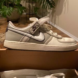 Nike’s Womens Vandal Low size 10